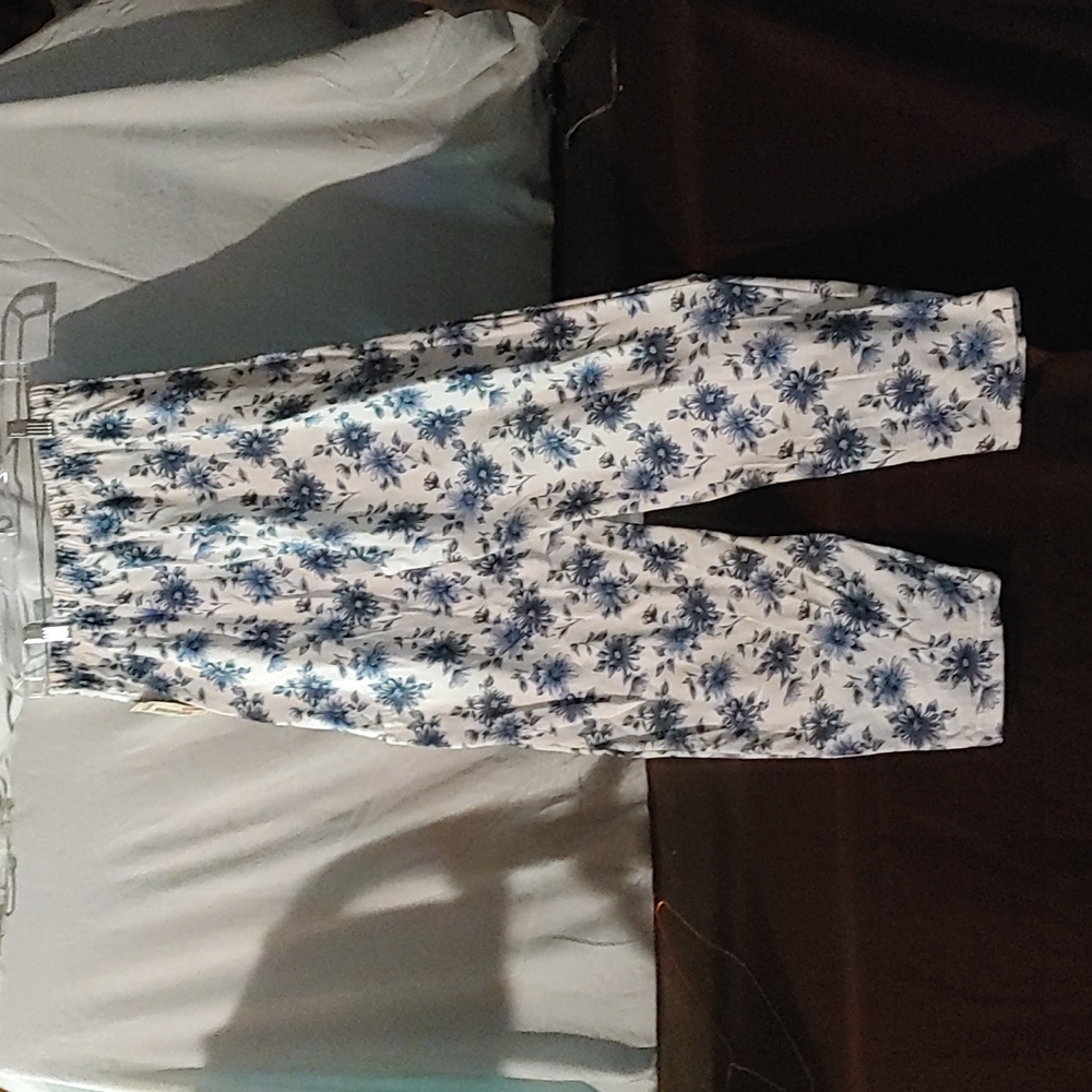 Ladies White Pants with flowers